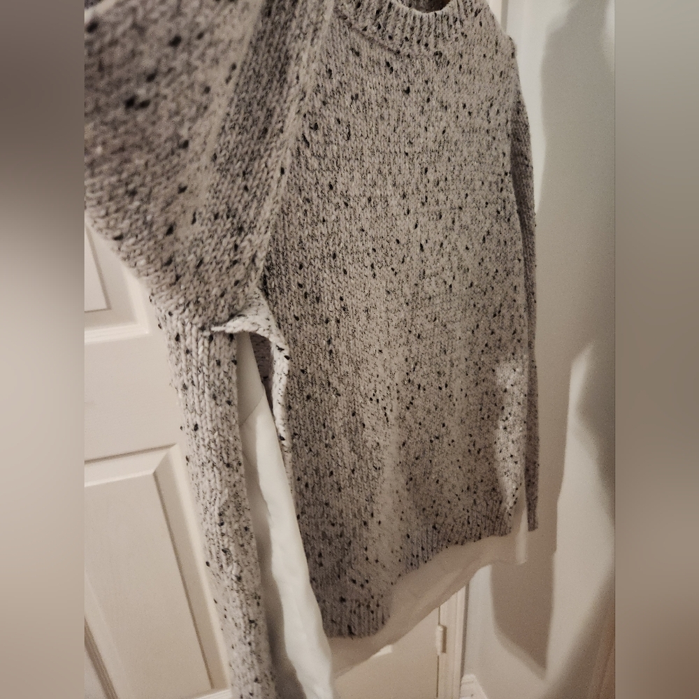 Club Monaco Kaelane Wool Blend Sweater - Picture 4 of 7